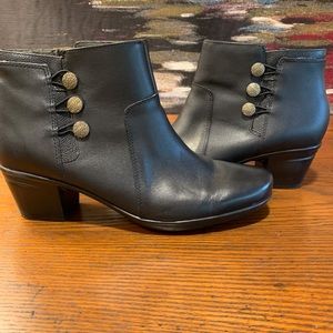 Clarks Ankle Boots 9.5 black